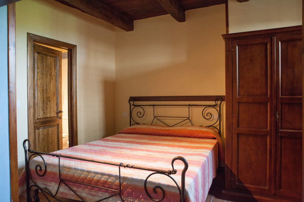 Borgo Dei Corsi Holiday House Reggiolo Esterno foto