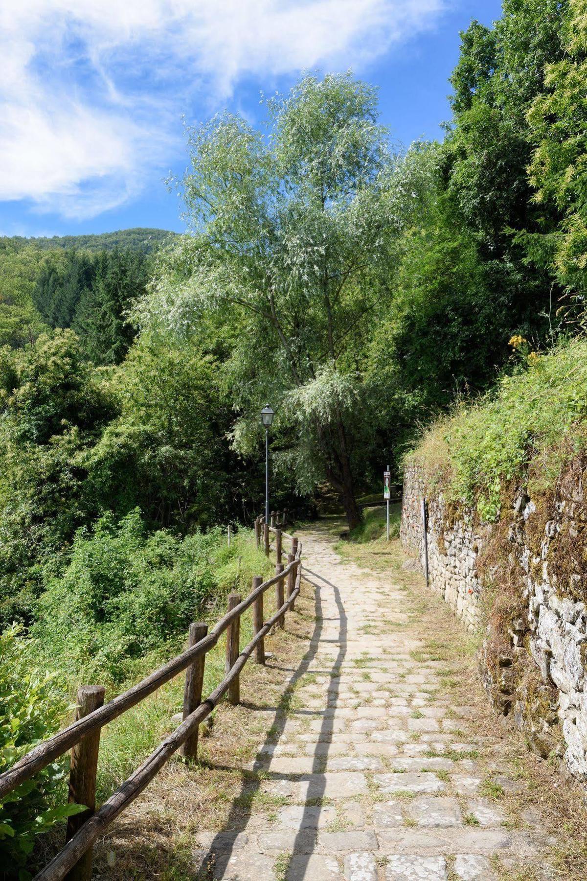 Borgo Dei Corsi Holiday House Reggiolo Esterno foto