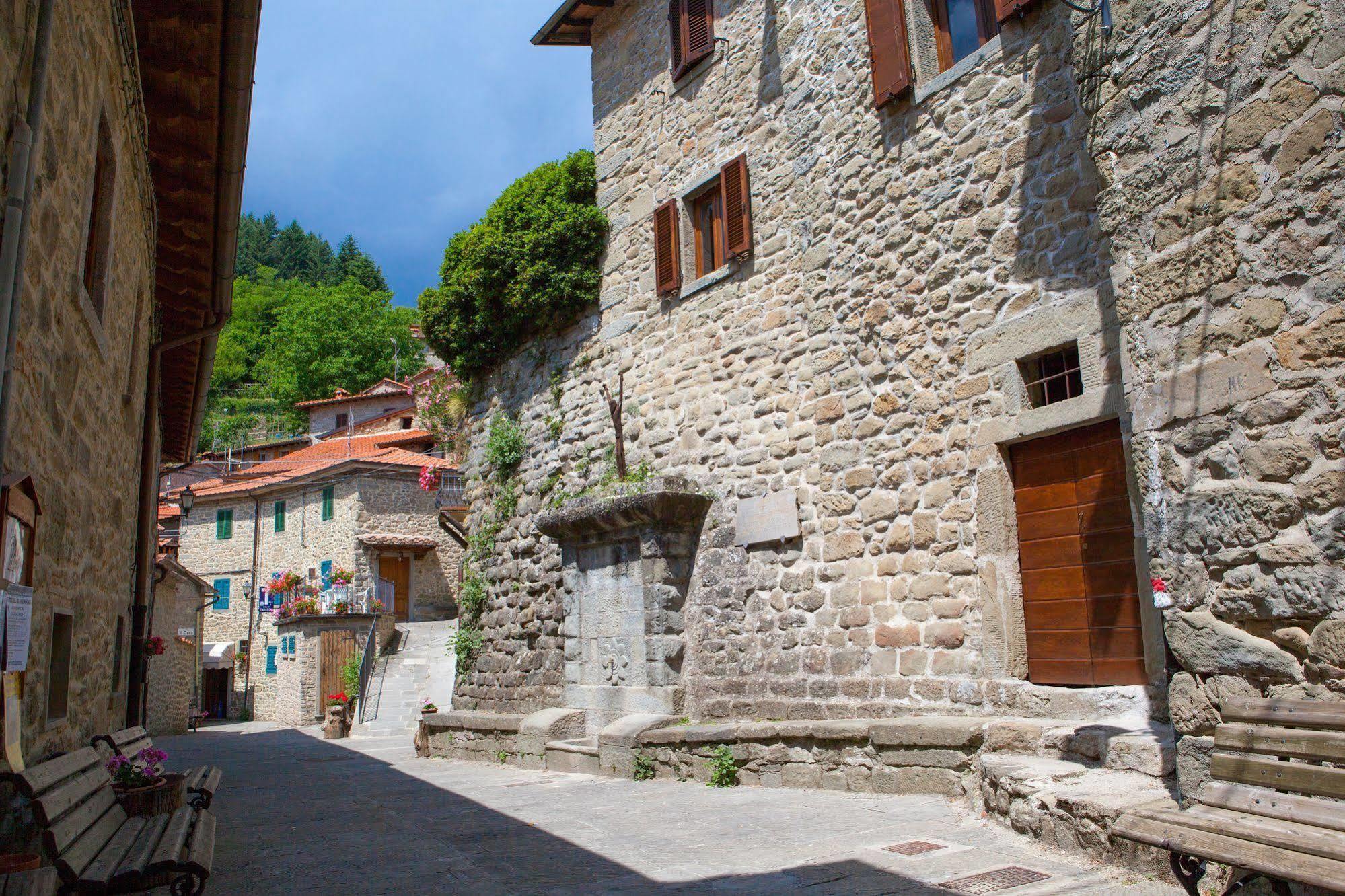 Borgo Dei Corsi Holiday House Reggiolo Esterno foto