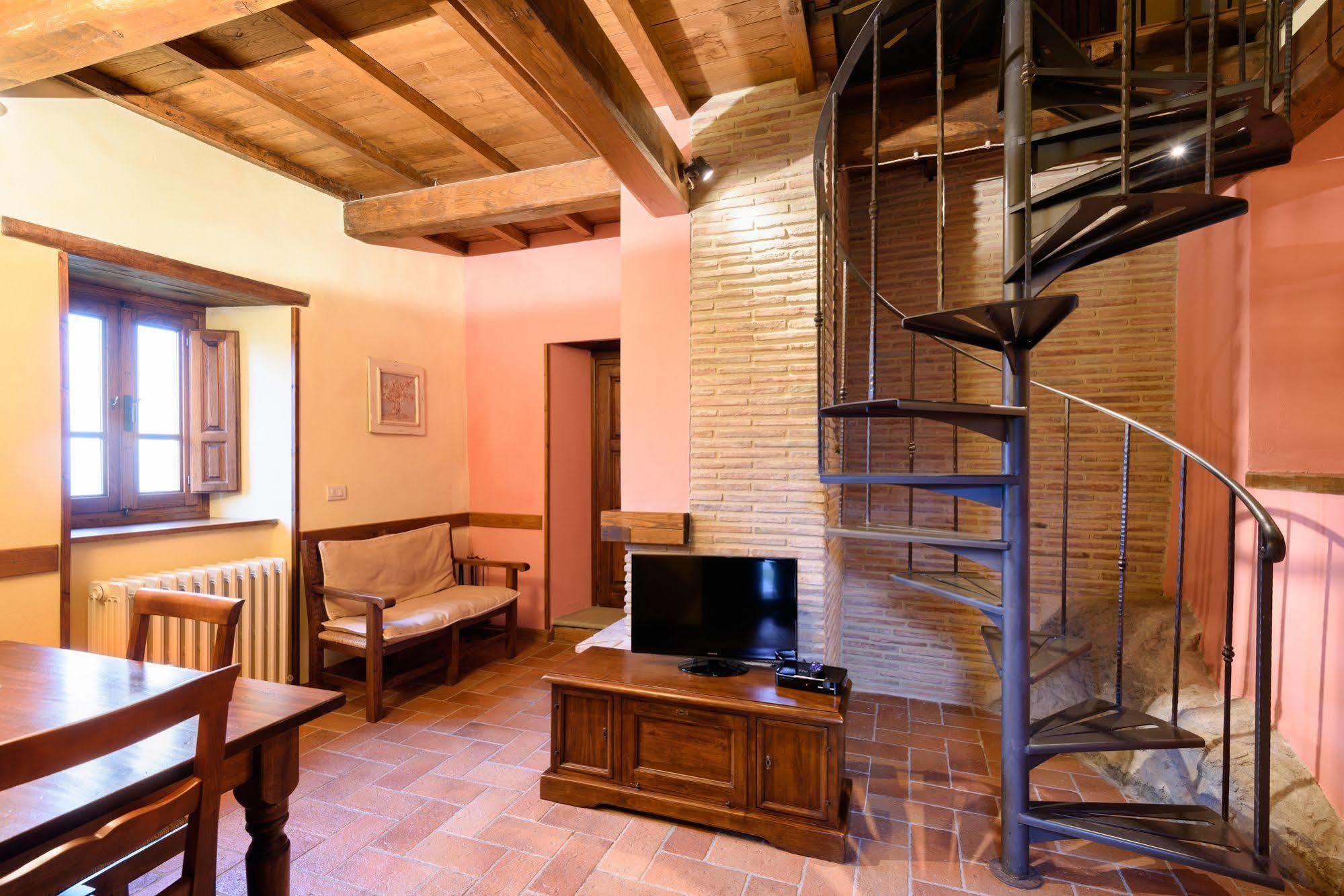 Borgo Dei Corsi Holiday House Reggiolo Esterno foto
