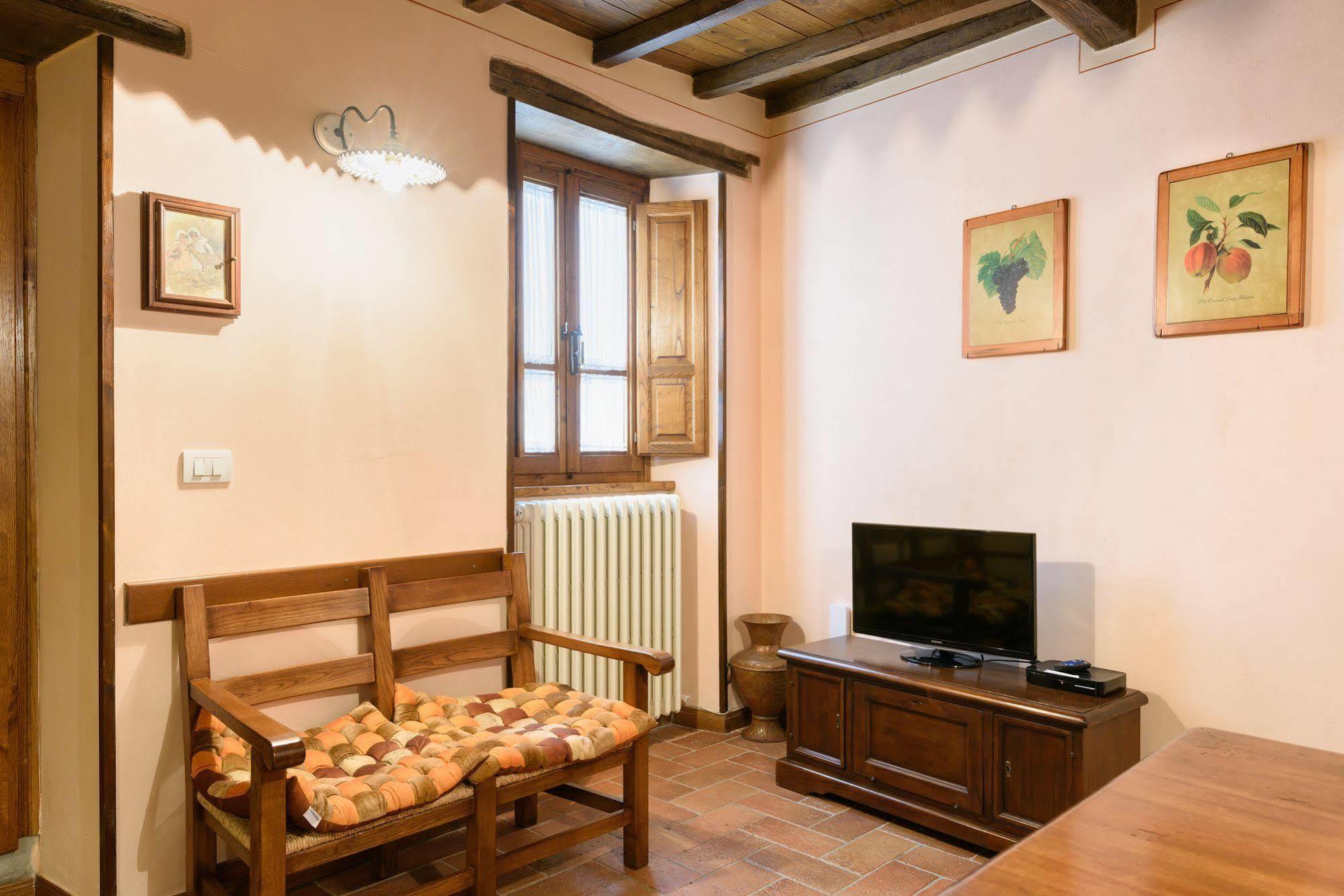 Borgo Dei Corsi Holiday House Reggiolo Esterno foto