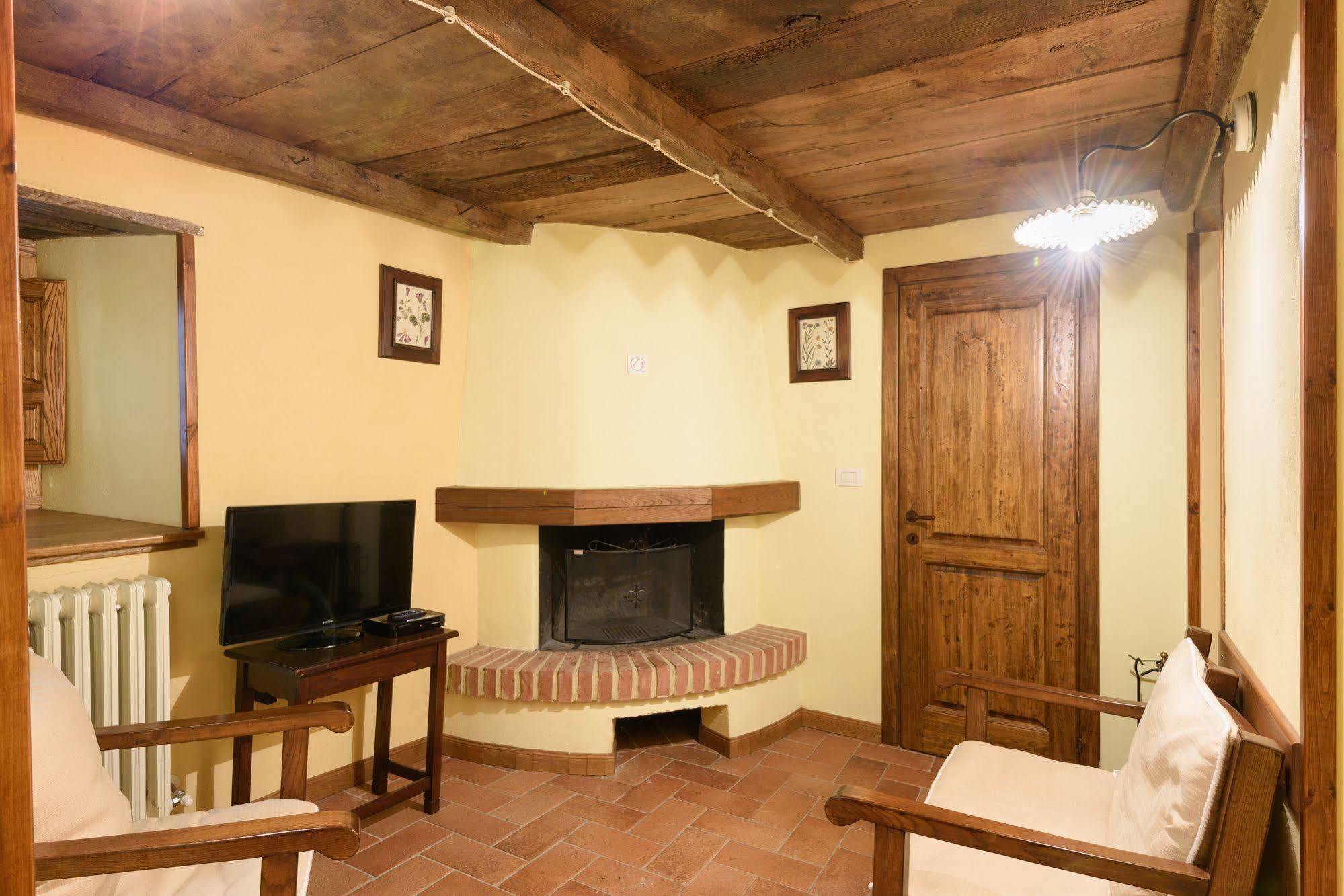 Borgo Dei Corsi Holiday House Reggiolo Esterno foto