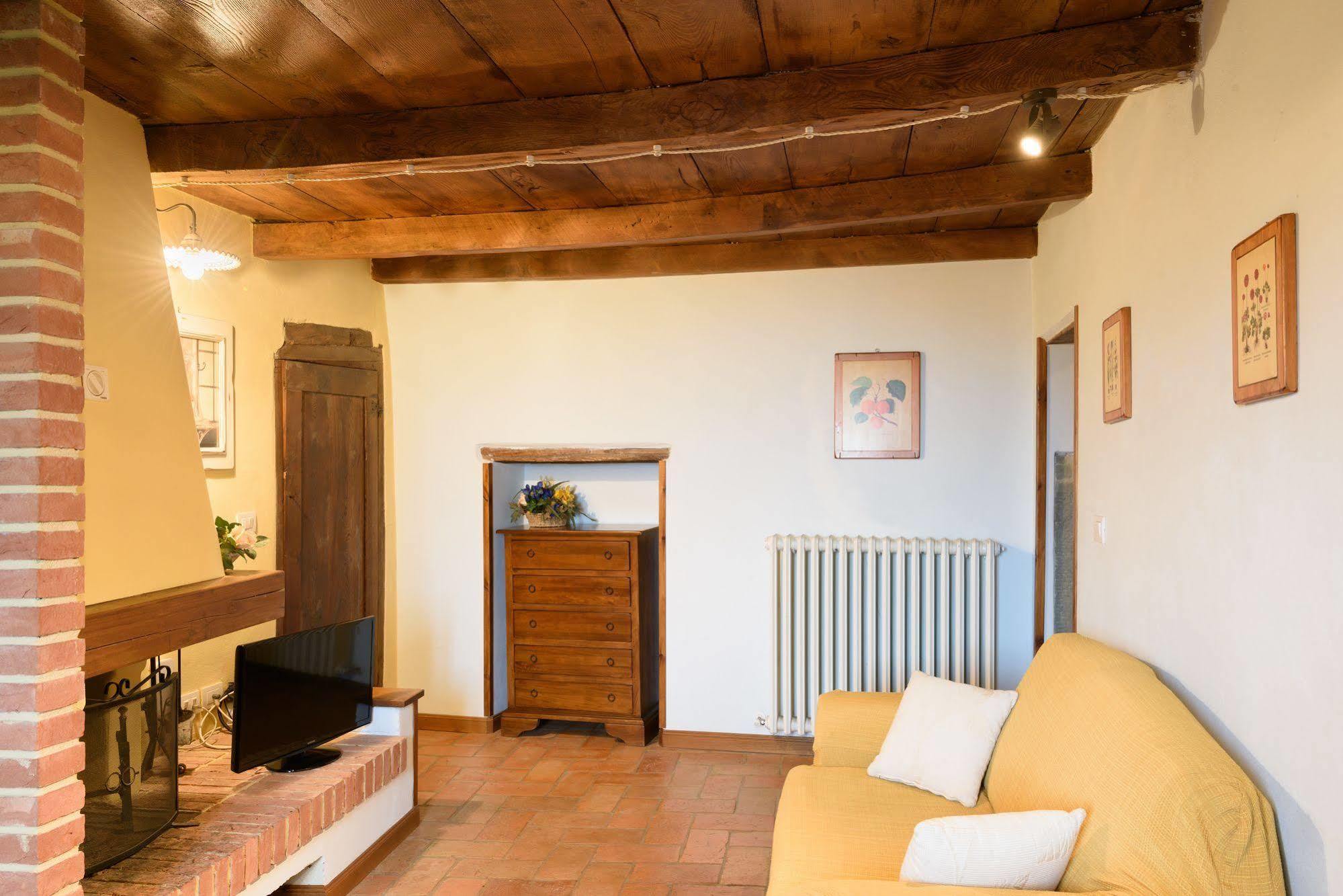 Borgo Dei Corsi Holiday House Reggiolo Esterno foto