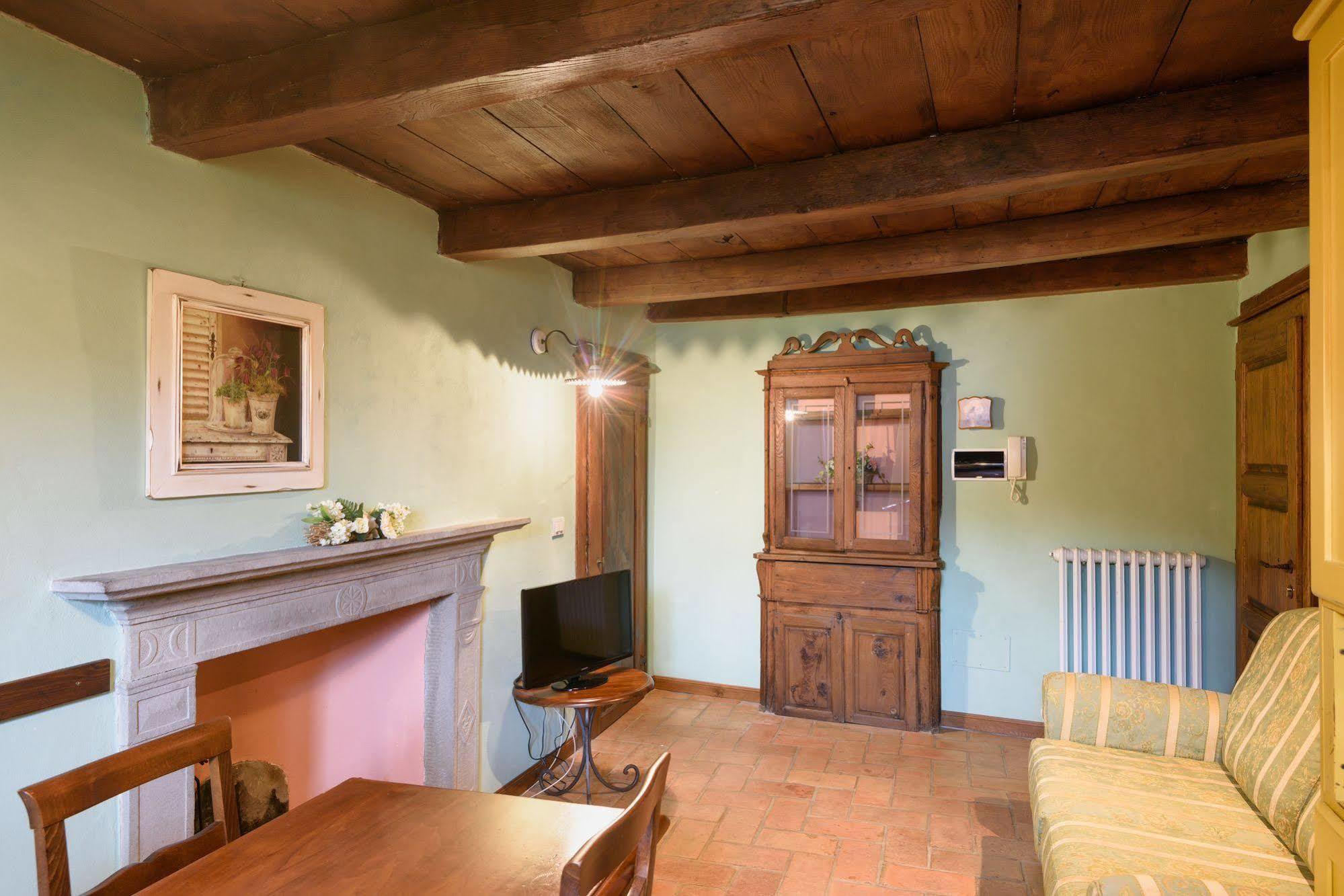 Borgo Dei Corsi Holiday House Reggiolo Esterno foto