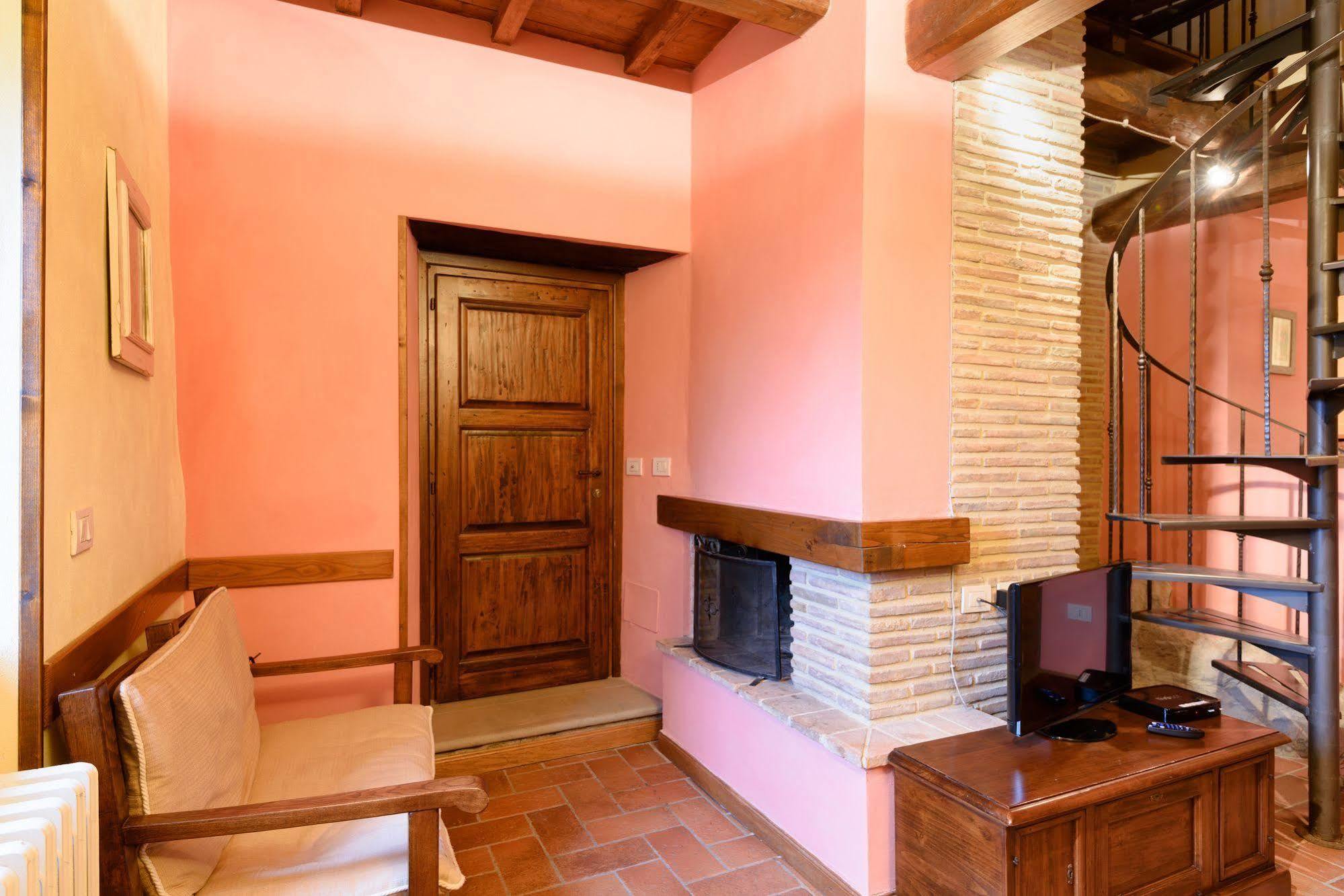 Borgo Dei Corsi Holiday House Reggiolo Esterno foto